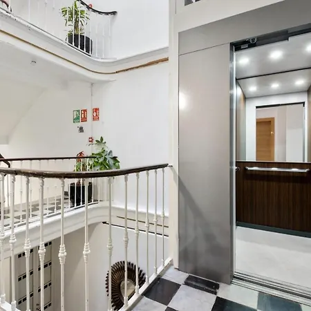 Malaga City Suites Hotel
