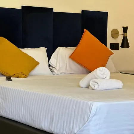 Malaga City Suites 2*