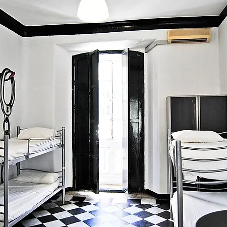Hotel Malaga City Suites 2*