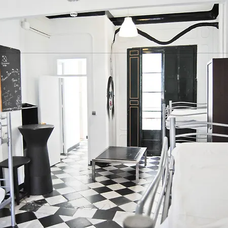 מלון Malaga City Suites 2*