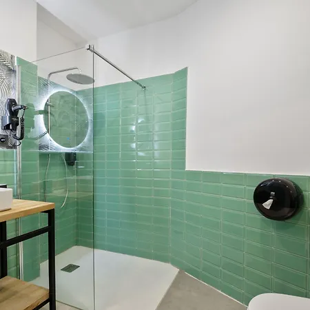 Malaga City Suites מלון